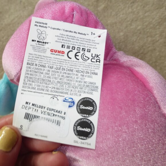 NWT SANRIO My Melody cupcake plush - Picture 12 of 12